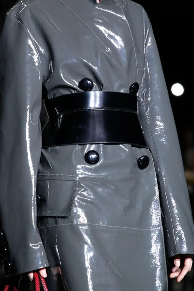Look 19